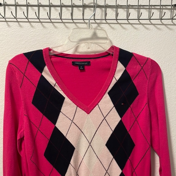 Tommy Hilfiger Sweaters - Like New Tommy Hilfiger Pink Argyle Sweater!